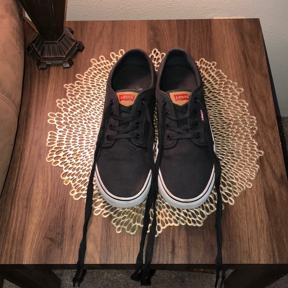 ✨✨LEVI’S SHOES✨✨